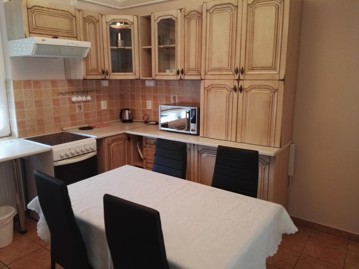 Kiskucko Apartman Hajduszoboszlo Bagian luar foto